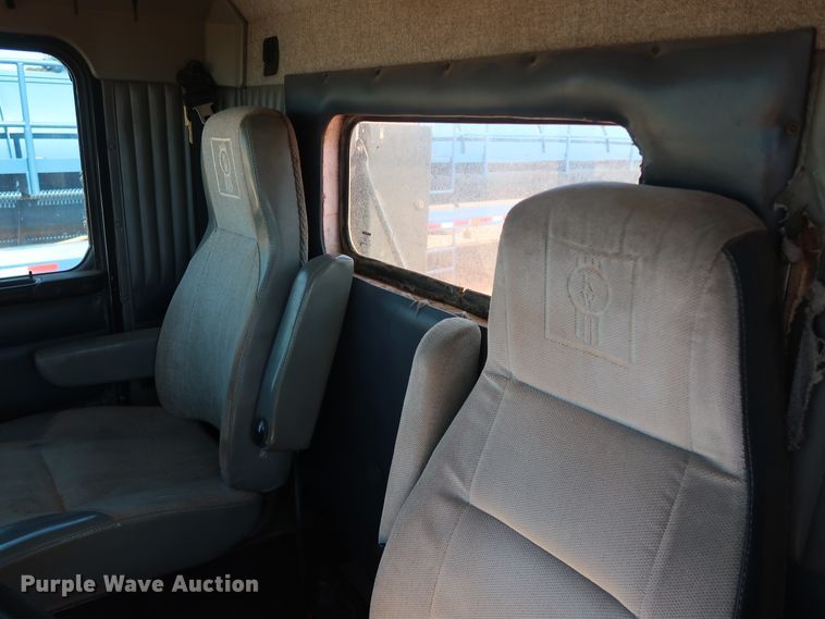 image for item DG4229 1998 Kenworth T600 semi truck