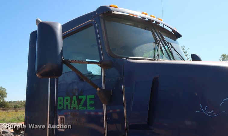 image for item DG4229 1998 Kenworth T600 semi truck