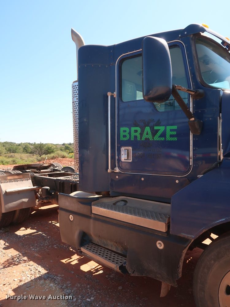 image for item DG4229 1998 Kenworth T600 semi truck