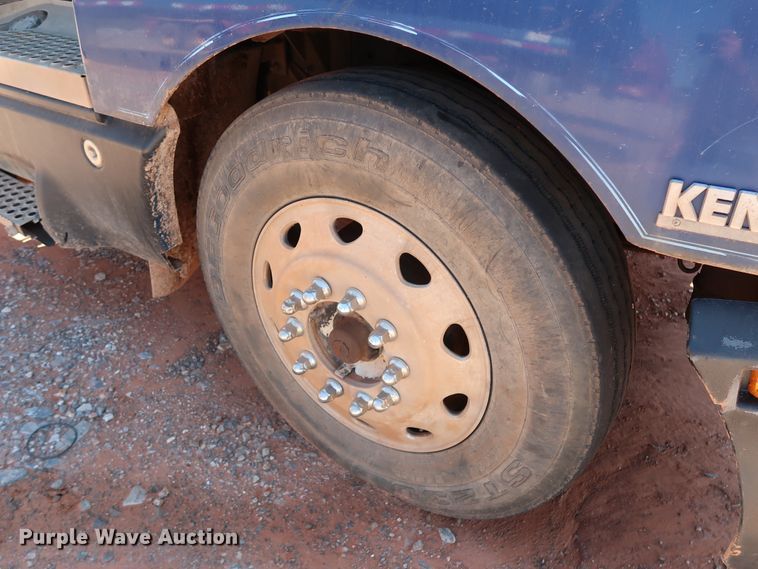 image for item DG4229 1998 Kenworth T600 semi truck