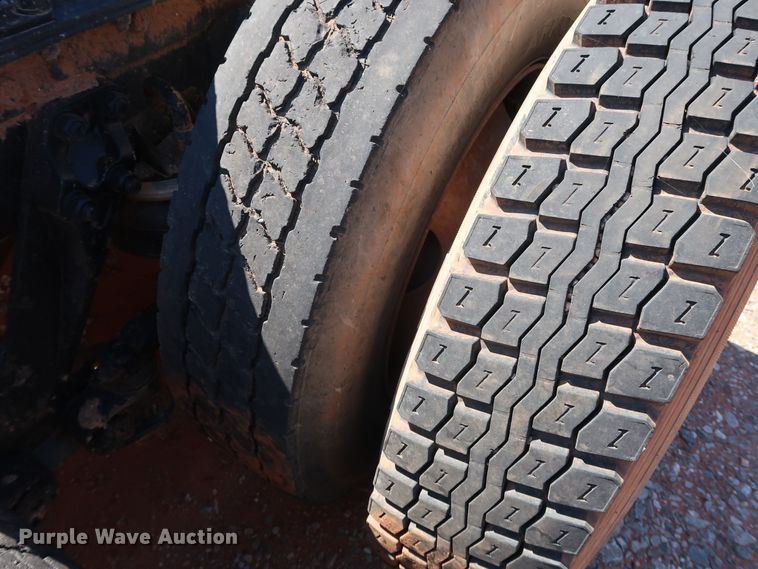 image for item DG4229 1998 Kenworth T600 semi truck