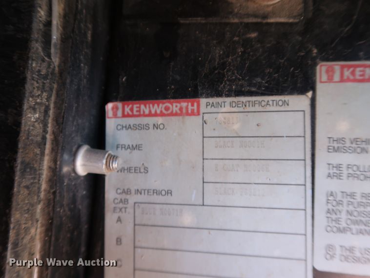 image for item DG4229 1998 Kenworth T600 semi truck