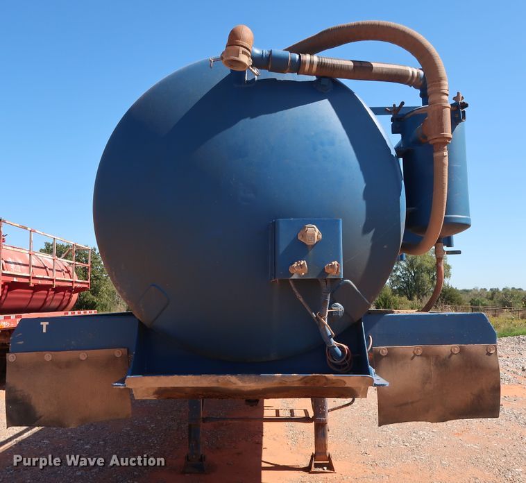 image for item DG4230 2006 Dragon vacuum tank trailer