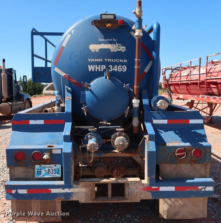 image for item DG4230 2006 Dragon vacuum tank trailer