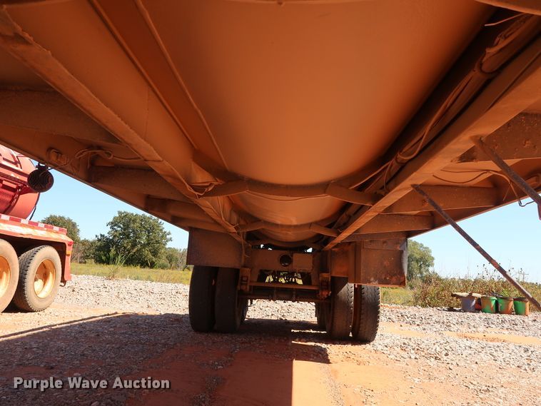 image for item DG4230 2006 Dragon vacuum tank trailer