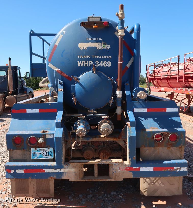 image for item DG4230 2006 Dragon vacuum tank trailer