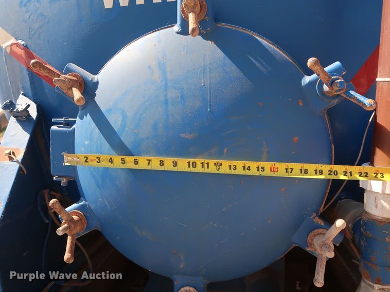 image for item DG4230 2006 Dragon vacuum tank trailer