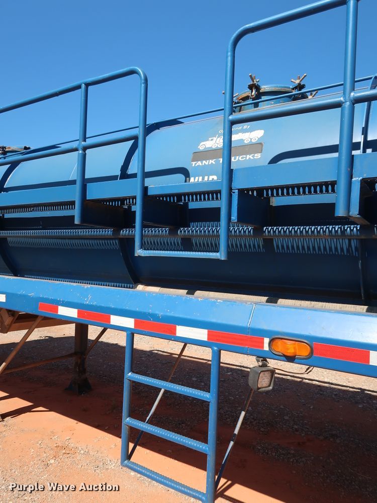 image for item DG4230 2006 Dragon vacuum tank trailer