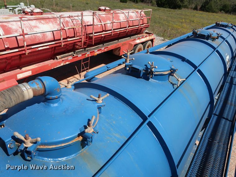 image for item DG4230 2006 Dragon vacuum tank trailer