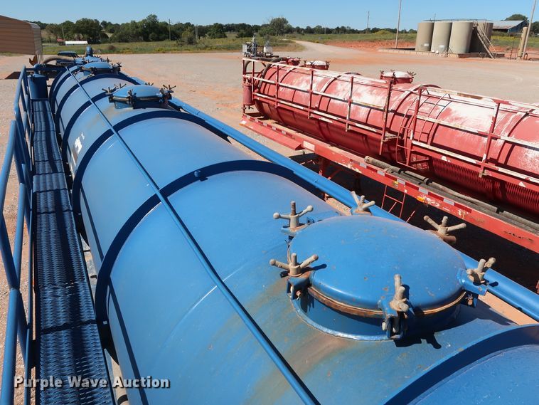 image for item DG4230 2006 Dragon vacuum tank trailer