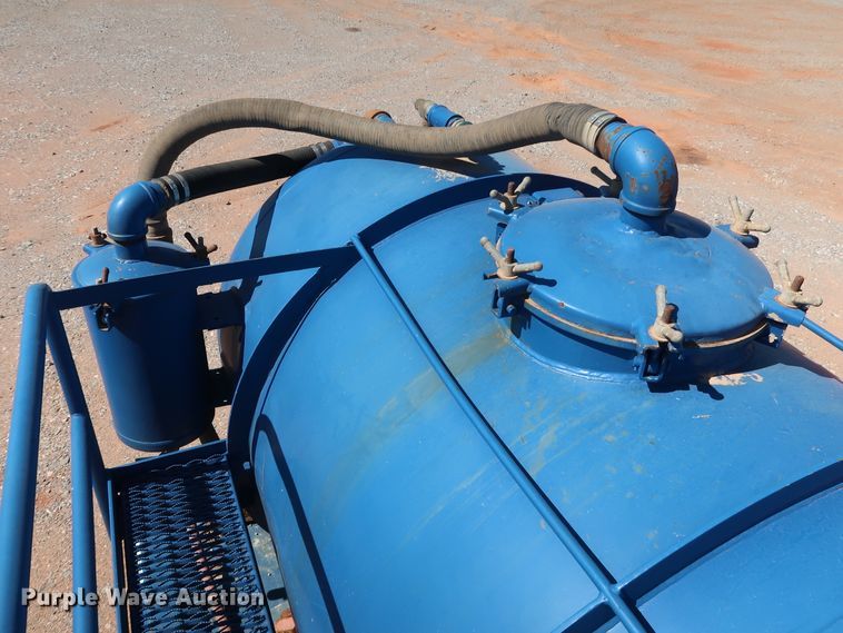 image for item DG4230 2006 Dragon vacuum tank trailer