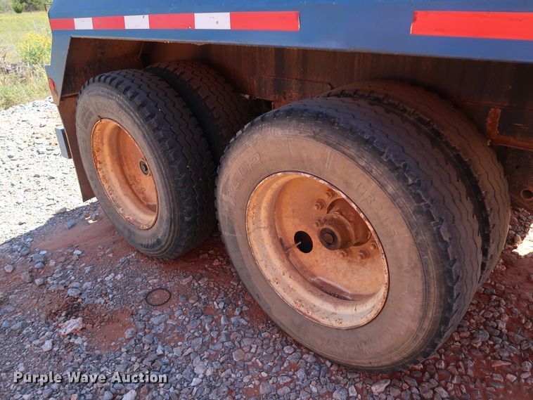 image for item DG4230 2006 Dragon vacuum tank trailer