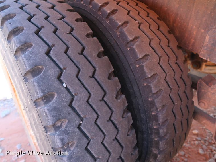 image for item DG4230 2006 Dragon vacuum tank trailer