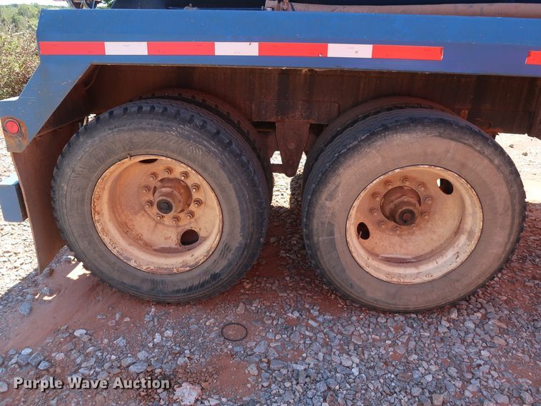 image for item DG4230 2006 Dragon vacuum tank trailer