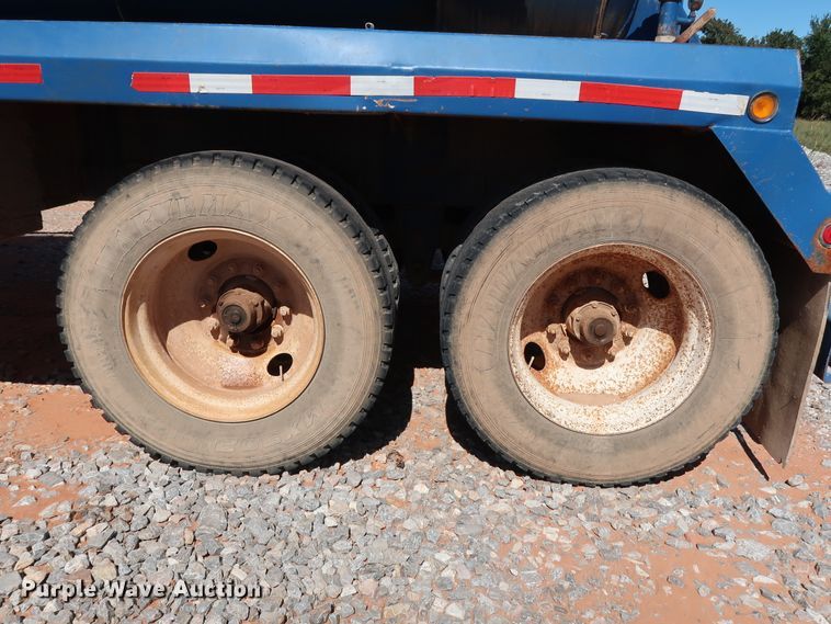 image for item DG4230 2006 Dragon vacuum tank trailer