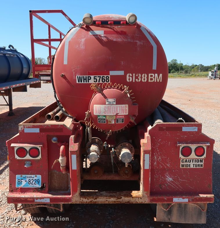 image for item DG4231 2005 VE Enterprises EV-130 vacuum tank trailer