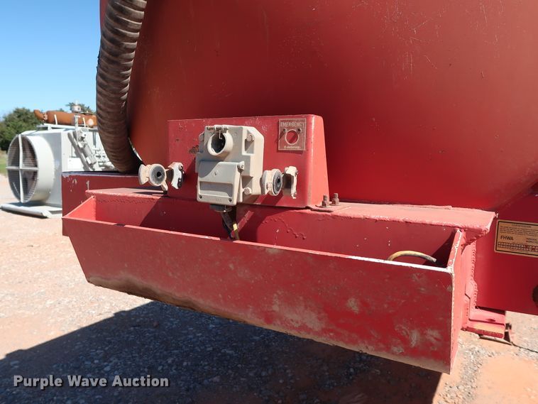 image for item DG4231 2005 VE Enterprises EV-130 vacuum tank trailer