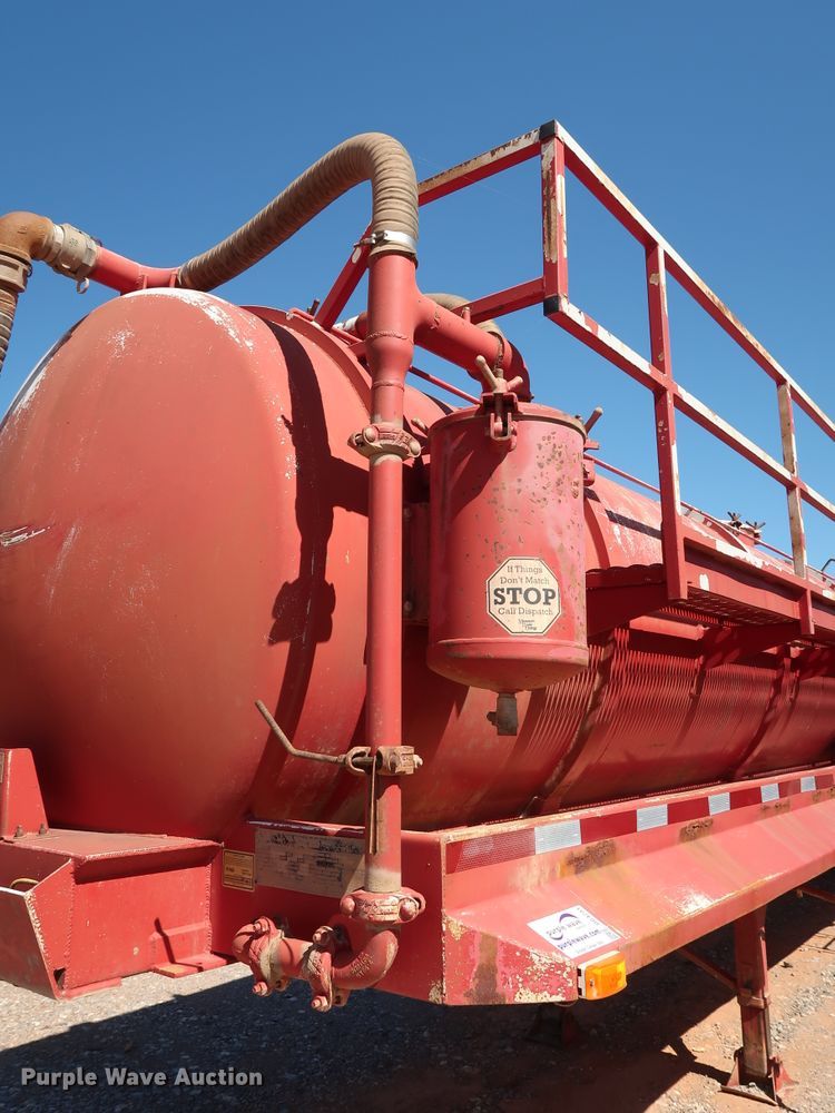 image for item DG4231 2005 VE Enterprises EV-130 vacuum tank trailer