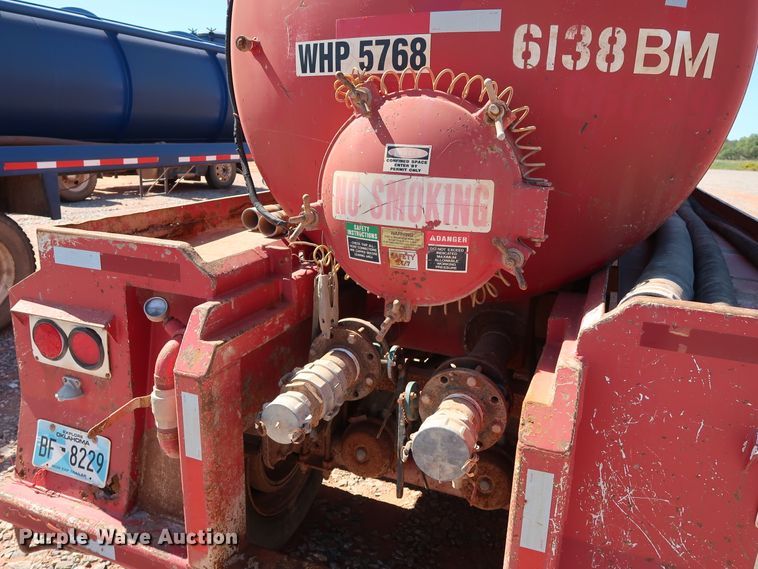 image for item DG4231 2005 VE Enterprises EV-130 vacuum tank trailer