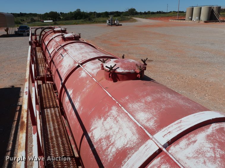 image for item DG4231 2005 VE Enterprises EV-130 vacuum tank trailer