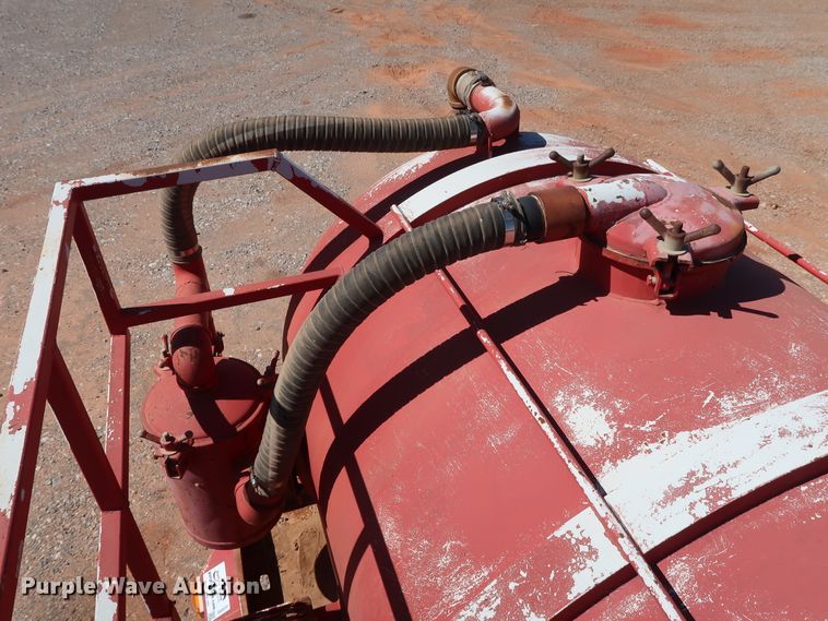 image for item DG4231 2005 VE Enterprises EV-130 vacuum tank trailer