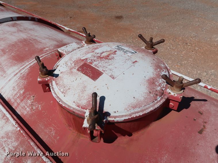 image for item DG4231 2005 VE Enterprises EV-130 vacuum tank trailer