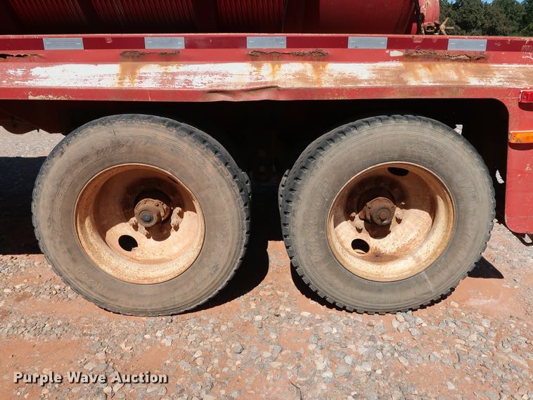 image for item DG4231 2005 VE Enterprises EV-130 vacuum tank trailer