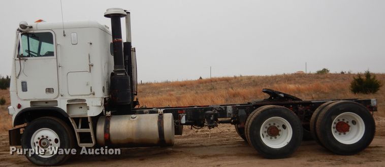 image for item DG5860 1990 Freightliner COE semi truck