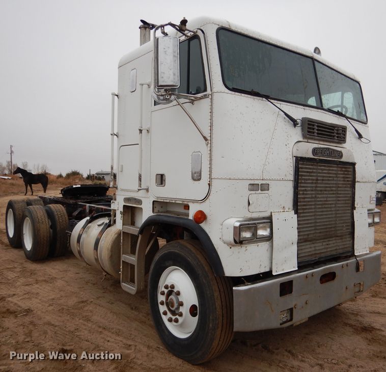 image for item DG5860 1990 Freightliner COE semi truck