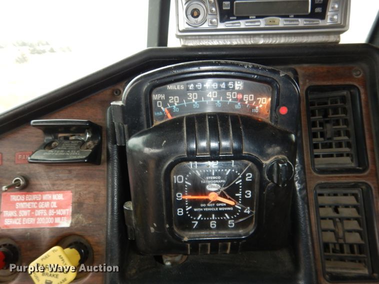 image for item DG5860 1990 Freightliner COE semi truck