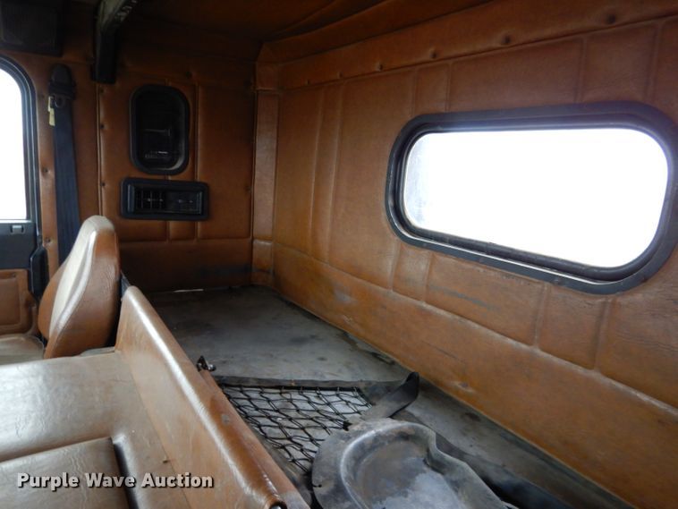 image for item DG5860 1990 Freightliner COE semi truck