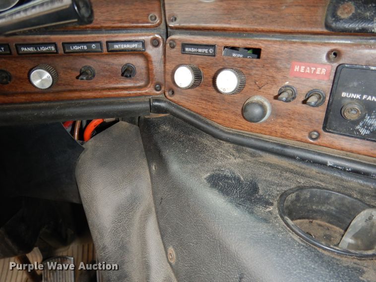 image for item DG5860 1990 Freightliner COE semi truck