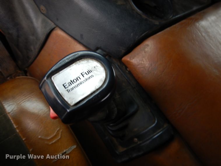 image for item DG5860 1990 Freightliner COE semi truck