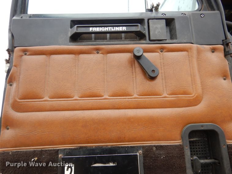 image for item DG5860 1990 Freightliner COE semi truck