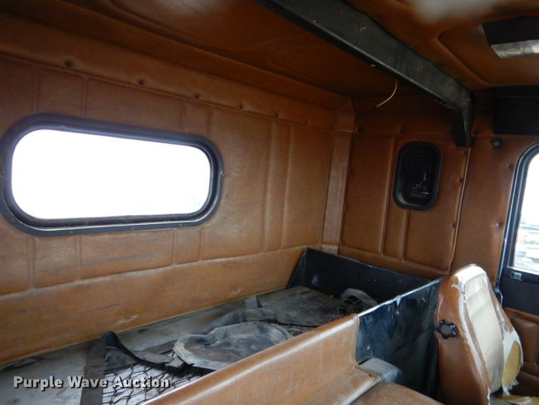 image for item DG5860 1990 Freightliner COE semi truck