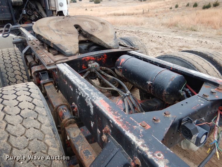 image for item DG5860 1990 Freightliner COE semi truck