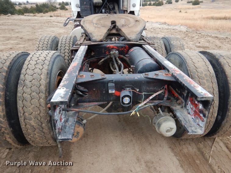 image for item DG5860 1990 Freightliner COE semi truck