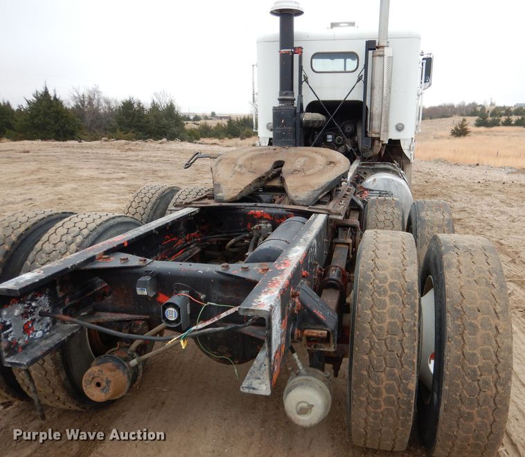 image for item DG5860 1990 Freightliner COE semi truck