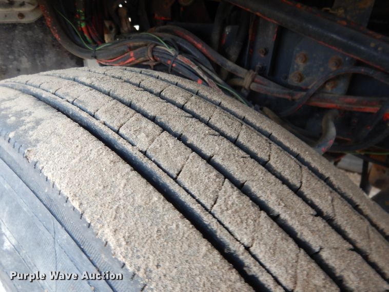 image for item DG5860 1990 Freightliner COE semi truck