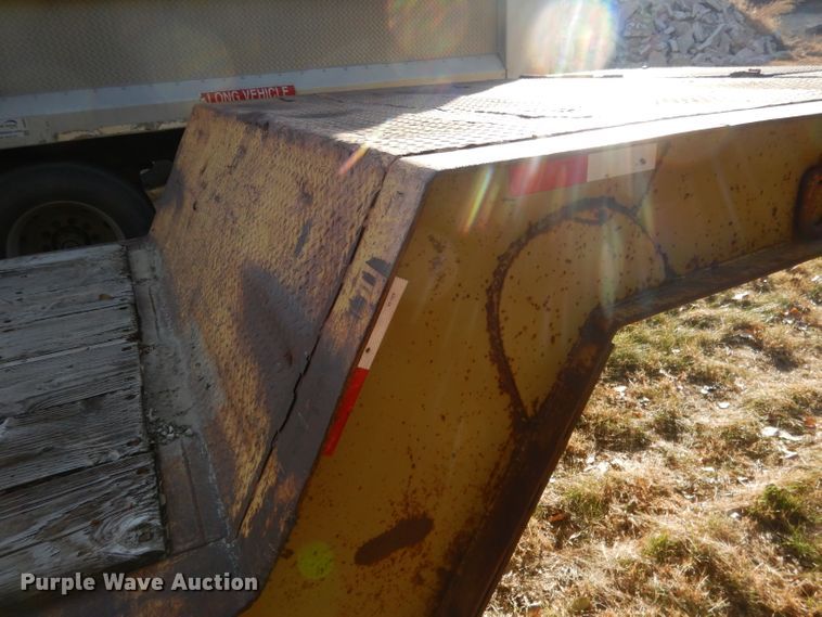 image for item DG5871 1977 Heavy Haul HS35 drop deck equipment trailer