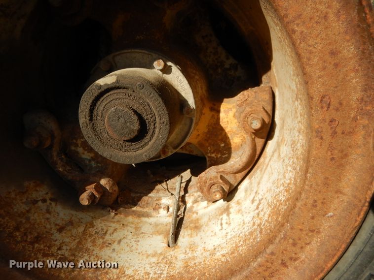 image for item DG5871 1977 Heavy Haul HS35 drop deck equipment trailer