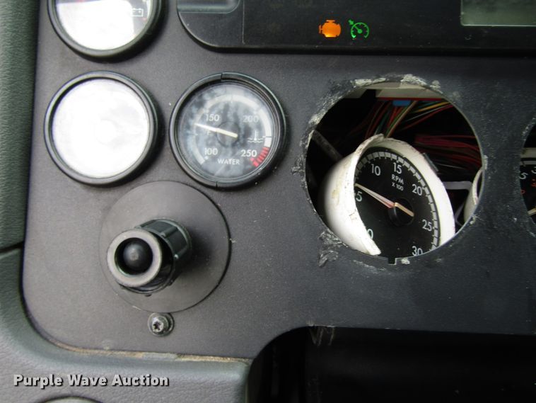 image for item DG6650 2012 Freightliner Cascadia semi truck