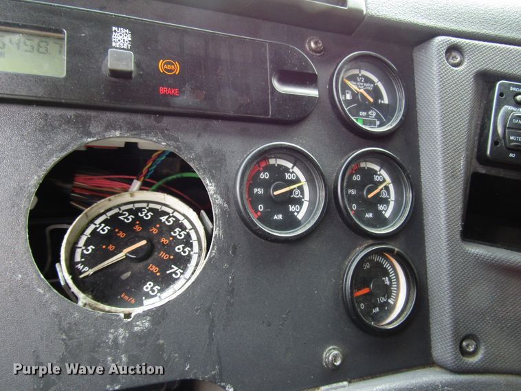 image for item DG6650 2012 Freightliner Cascadia semi truck