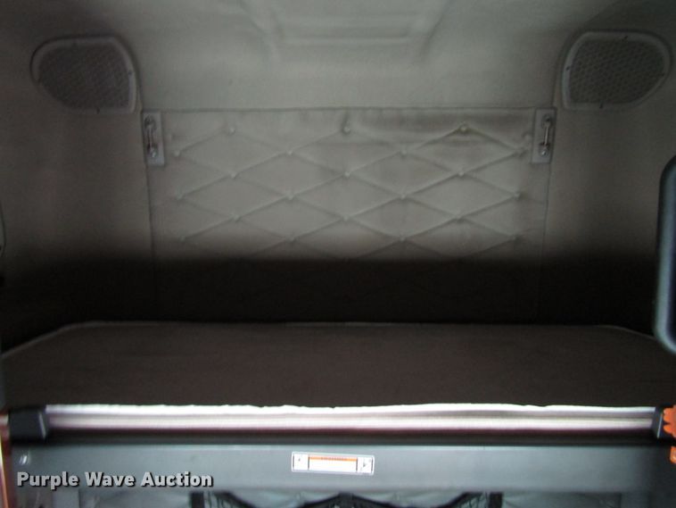 image for item DG6650 2012 Freightliner Cascadia semi truck