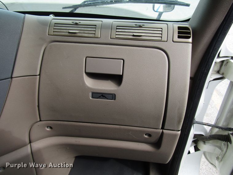 image for item DG6650 2012 Freightliner Cascadia semi truck