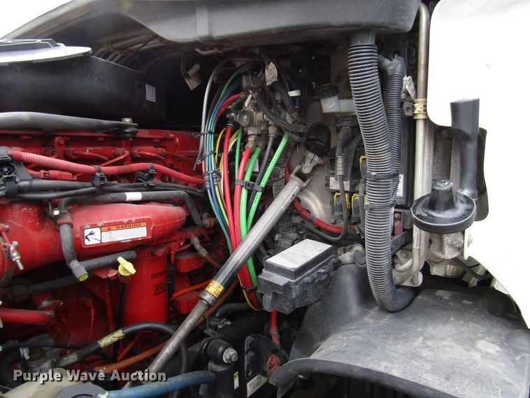 image for item DG6650 2012 Freightliner Cascadia semi truck