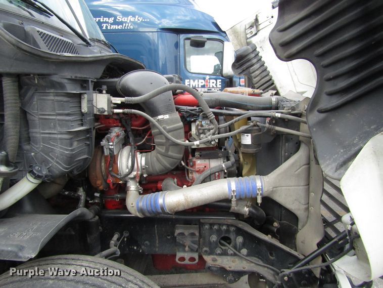 image for item DG6650 2012 Freightliner Cascadia semi truck