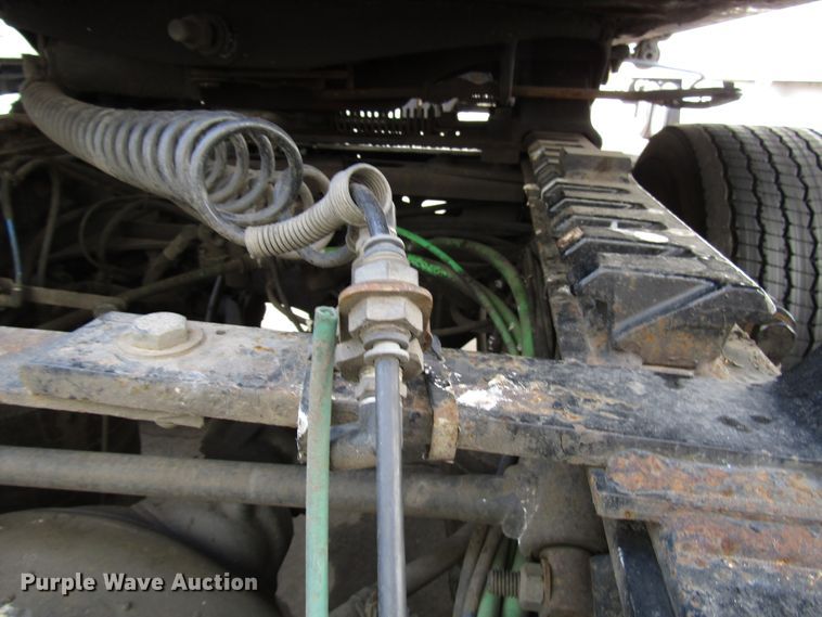 image for item DG6650 2012 Freightliner Cascadia semi truck