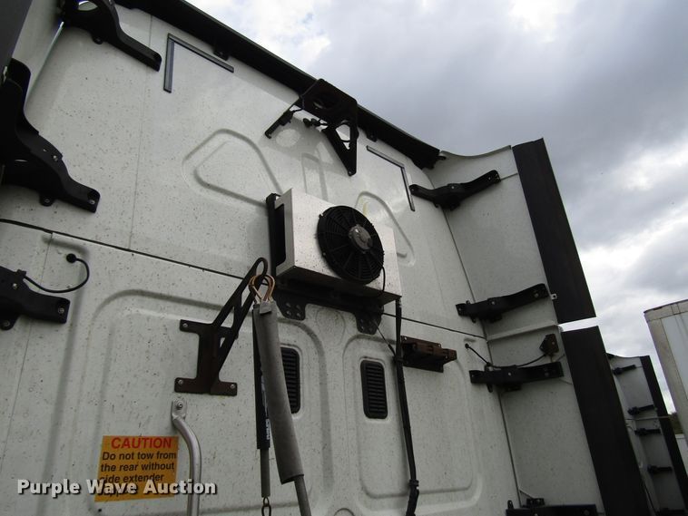 image for item DG6650 2012 Freightliner Cascadia semi truck