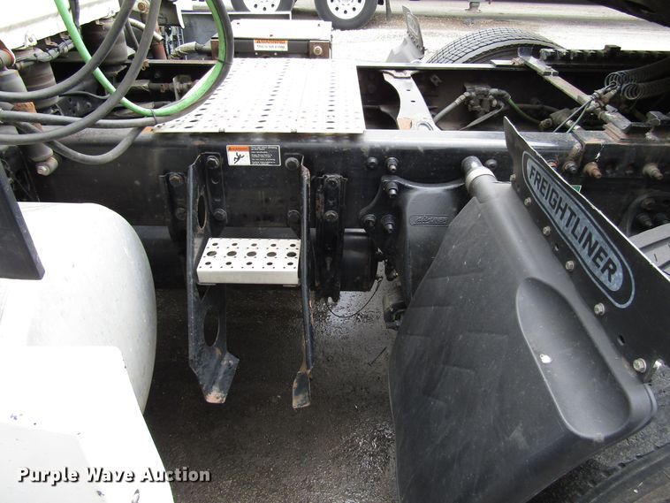 image for item DG6650 2012 Freightliner Cascadia semi truck